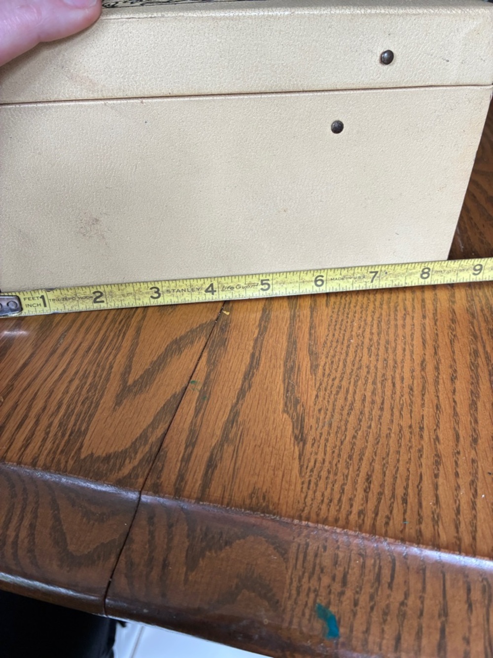 Large Vintage Jewelry Box - Picture 10 of 12